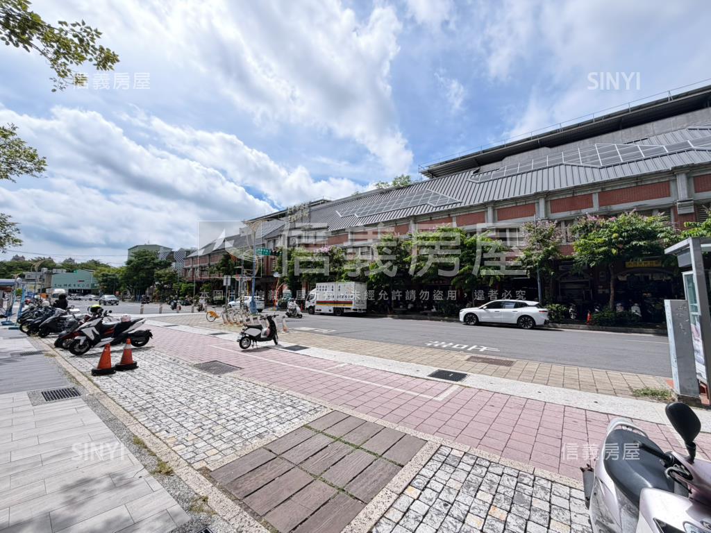 林維湖濱新綻全家店面Ａ房屋室內格局與周邊環境