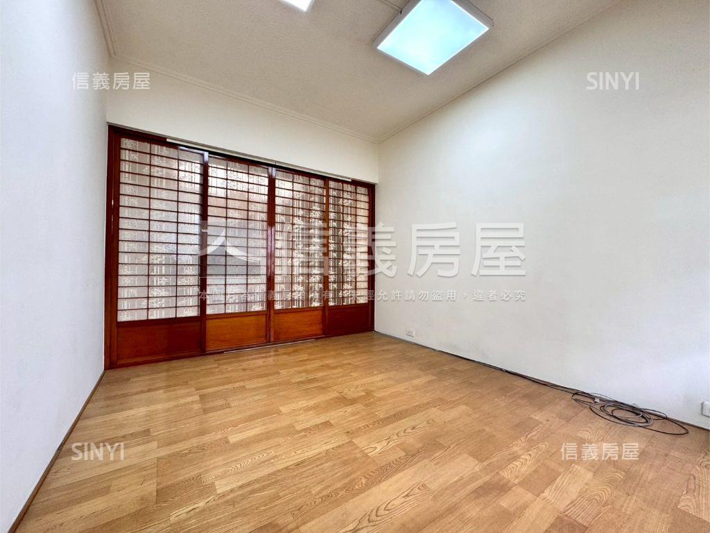 國產進化大樓大空間讚房屋室內格局與周邊環境