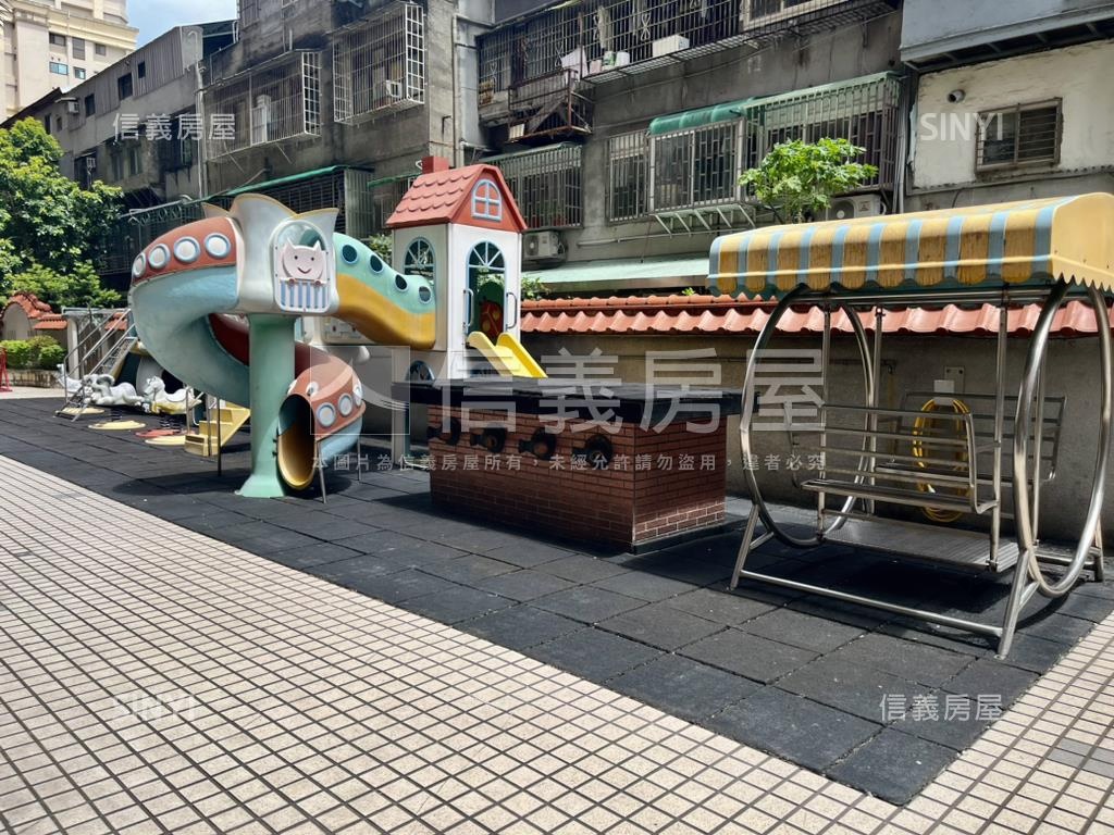 專任森活大市綠意三房車位房屋室內格局與周邊環境