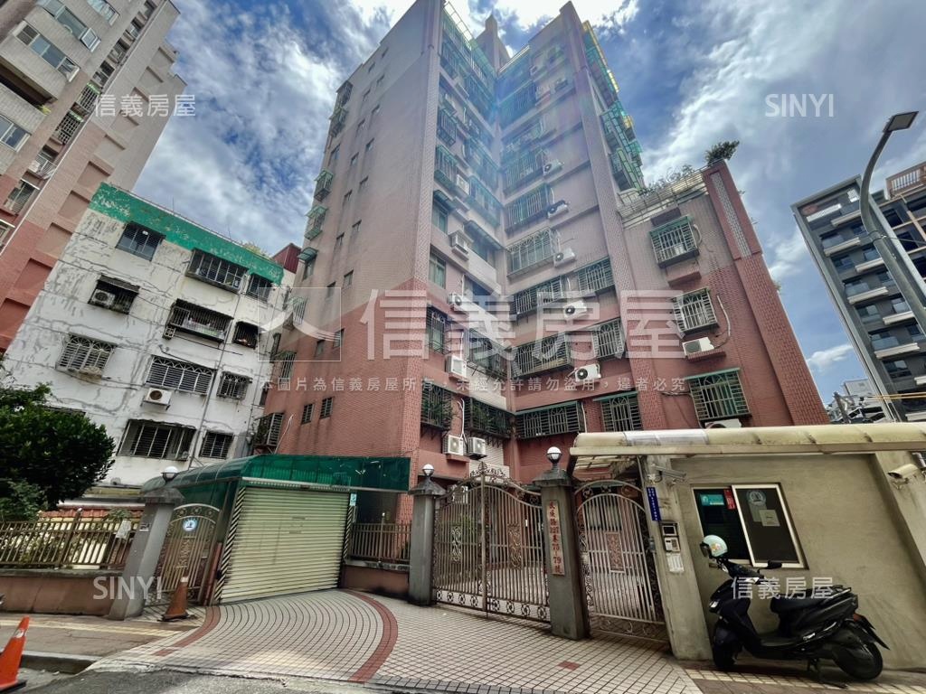 專任民族方正三房車位房屋室內格局與周邊環境