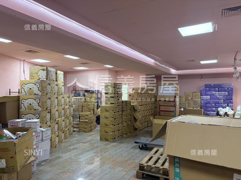 西屯路黃金大店舖房屋室內格局與周邊環境