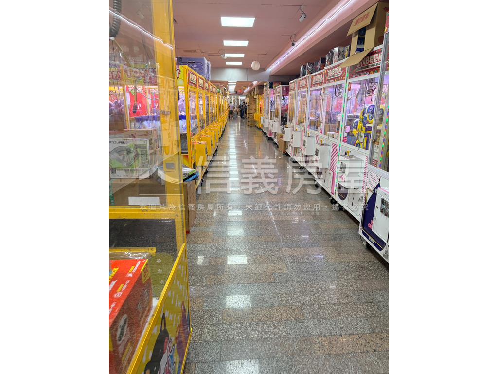 西屯路黃金大店舖房屋室內格局與周邊環境