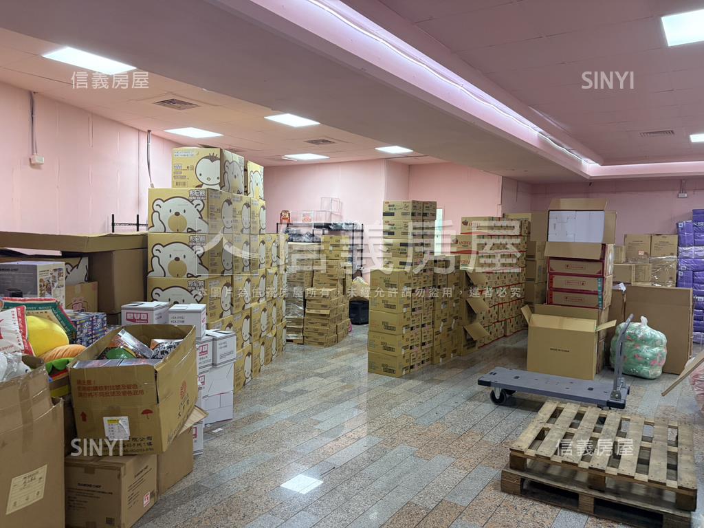 西屯路黃金大店舖房屋室內格局與周邊環境