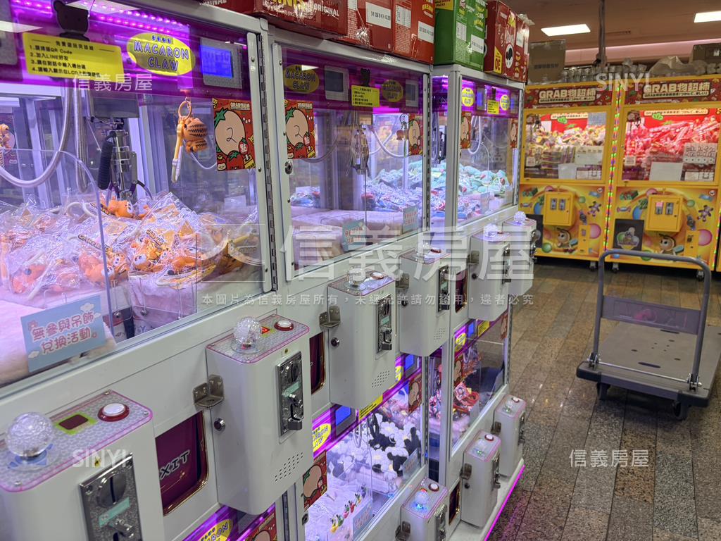 西屯路黃金大店舖房屋室內格局與周邊環境