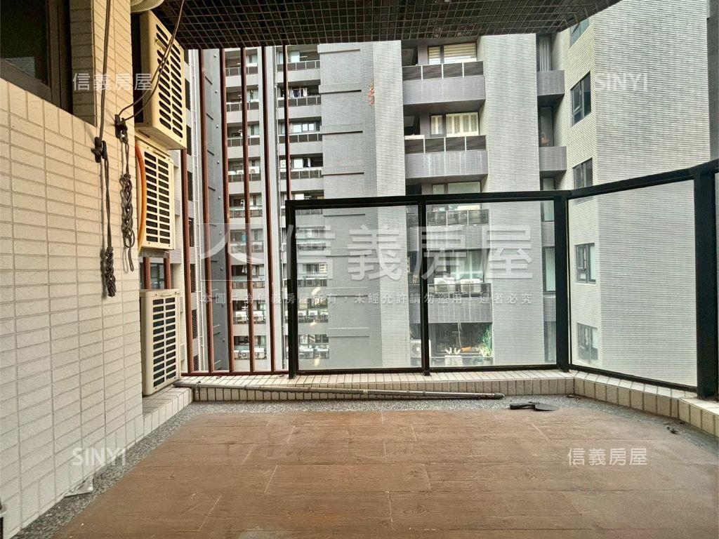 美術一功遇見精裝２房車位房屋室內格局與周邊環境