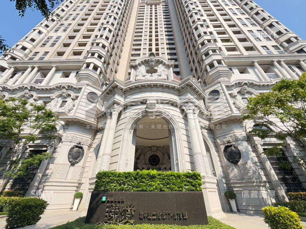 赫里翁臻愛兩房車位房屋室內格局與周邊環境