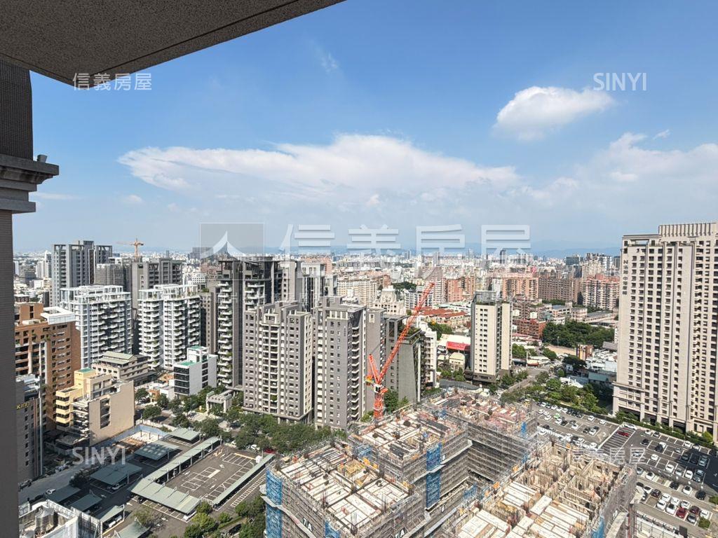 赫里翁臻愛兩房車位房屋室內格局與周邊環境