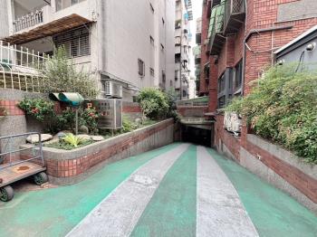 中正家族車位出售