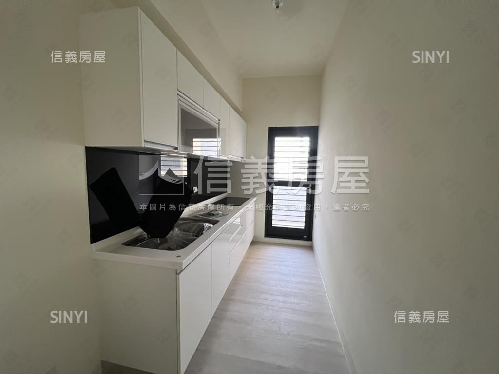 和順層峰藏紅三房平車房屋室內格局與周邊環境