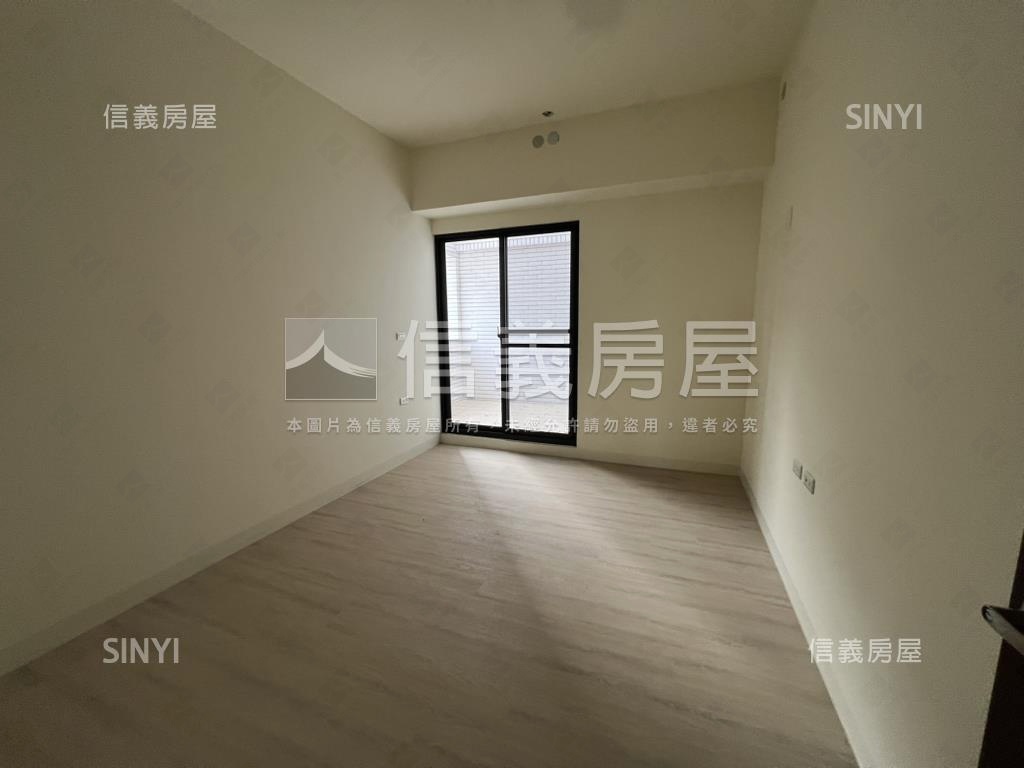 和順層峰藏紅三房平車房屋室內格局與周邊環境