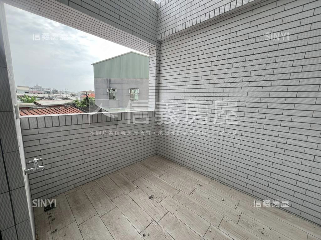 和順層峰藏紅三房平車房屋室內格局與周邊環境