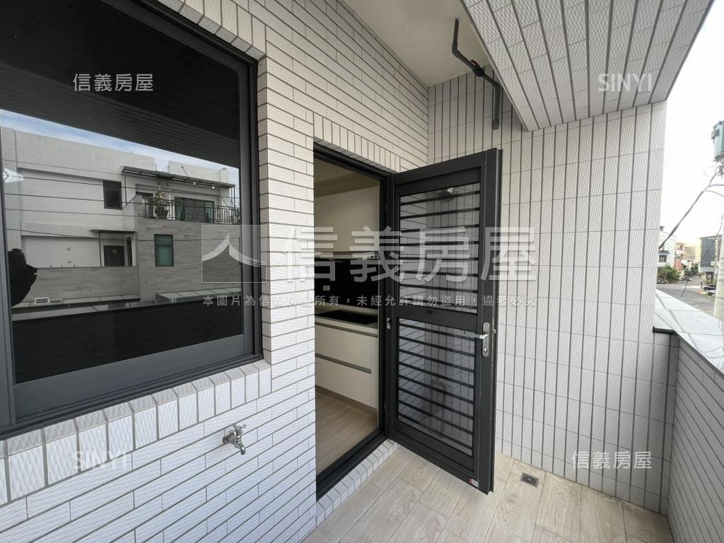 和順層峰藏紅三房平車房屋室內格局與周邊環境