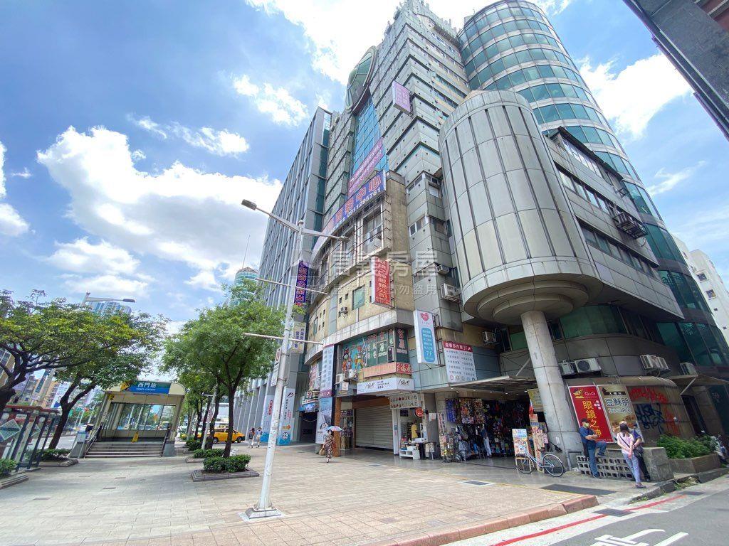 西門捷運２號出口適合店辦房屋室內格局與周邊環境