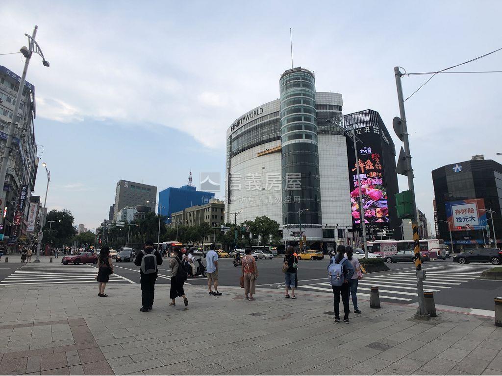 西門捷運２號出口適合店辦房屋室內格局與周邊環境