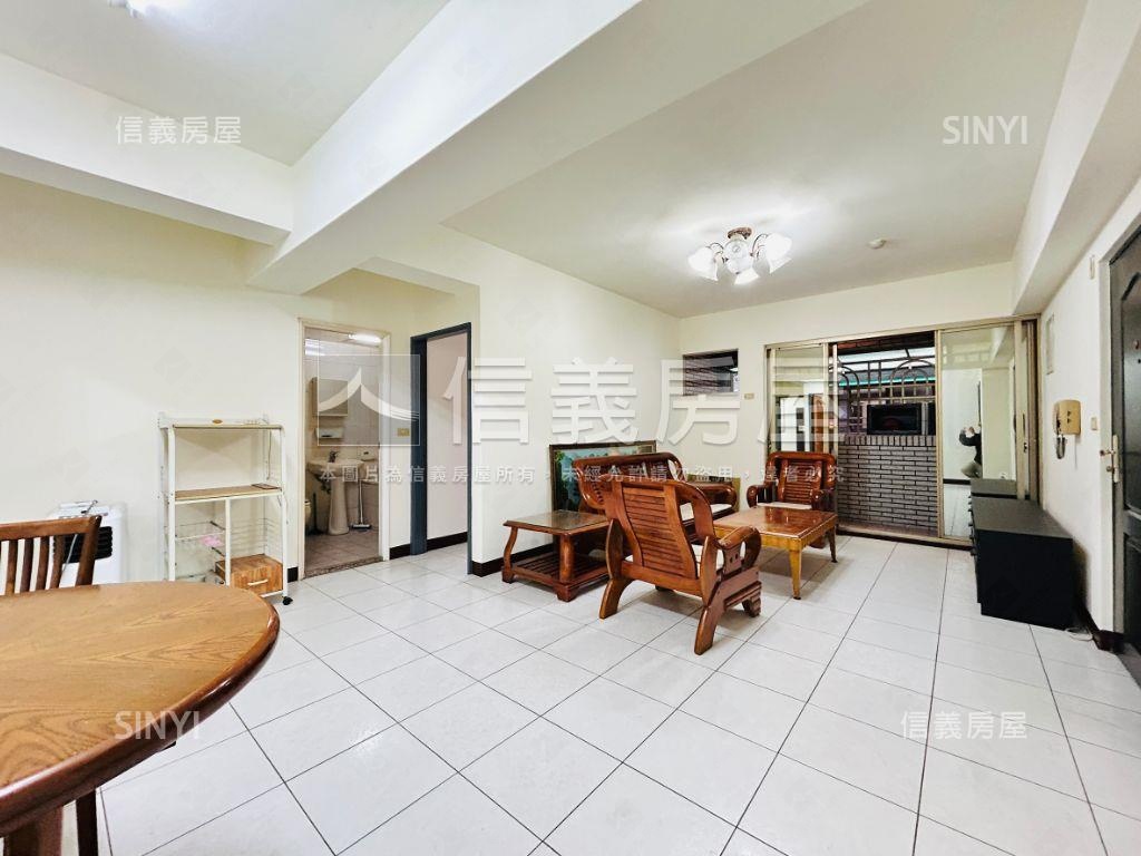 仁愛華廈四房大空間房屋室內格局與周邊環境