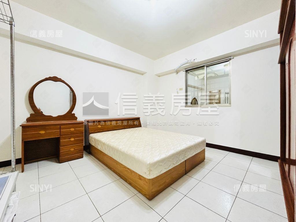 仁愛華廈四房大空間房屋室內格局與周邊環境