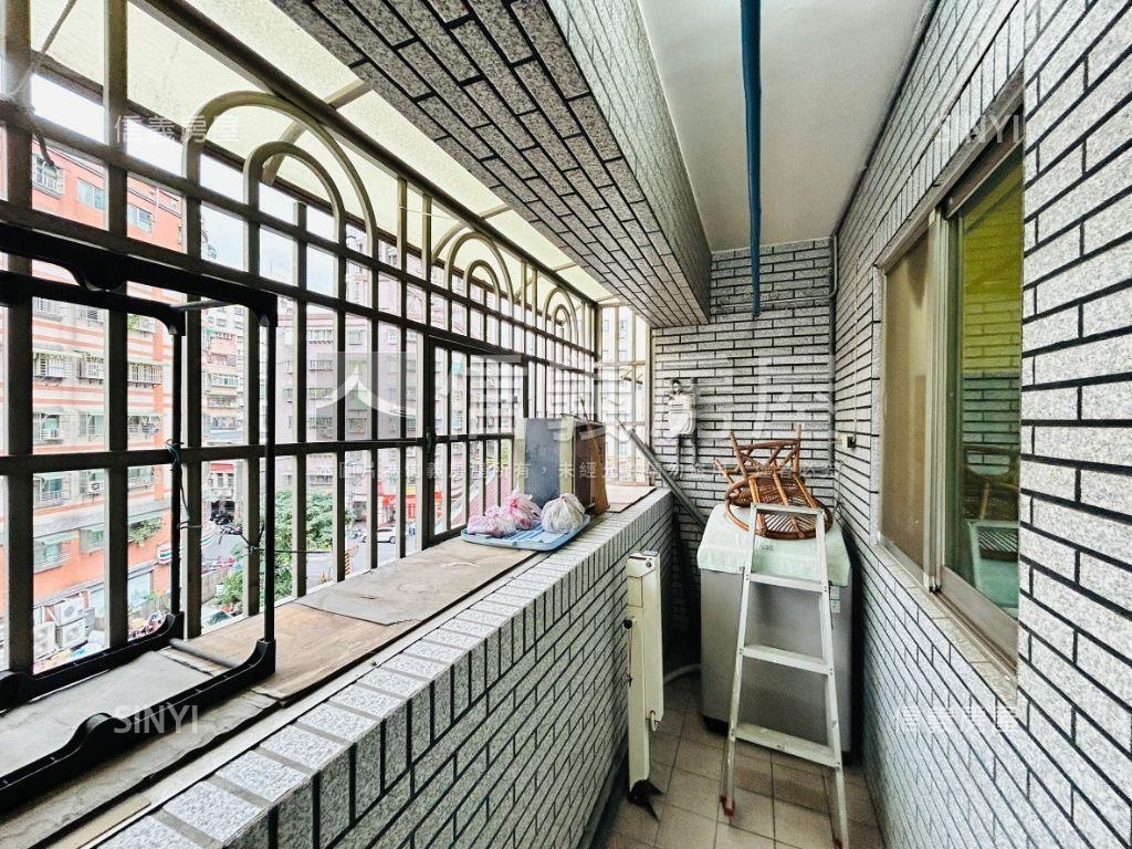 仁愛華廈四房大空間房屋室內格局與周邊環境