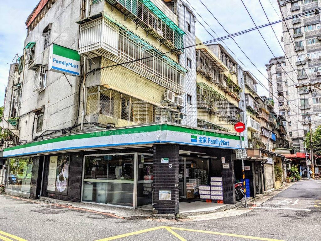 南方藝術高樓美景三房車位房屋室內格局與周邊環境