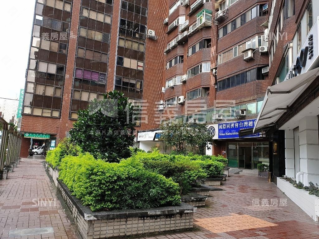 福蛇迎春僑大景觀大戶房屋室內格局與周邊環境