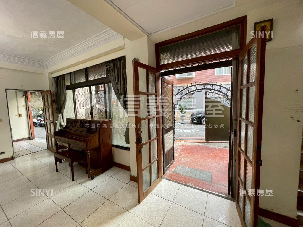 北區近植物園角間獨棟別墅房屋室內格局與周邊環境