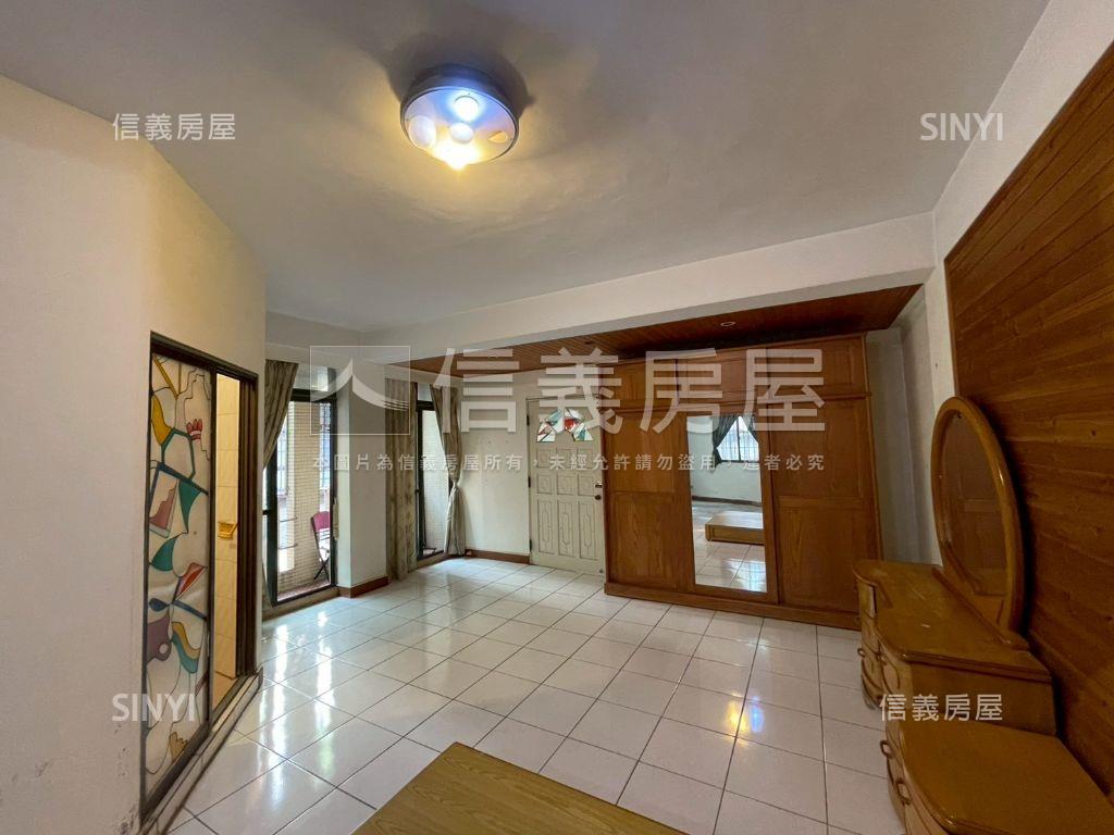 北區近植物園角間獨棟別墅房屋室內格局與周邊環境