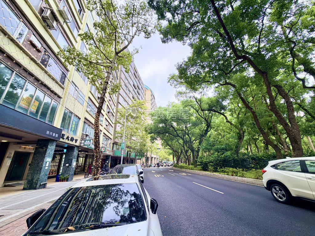 正仁愛路林蔭大道店面房屋室內格局與周邊環境