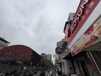 正一中收租８套房好案