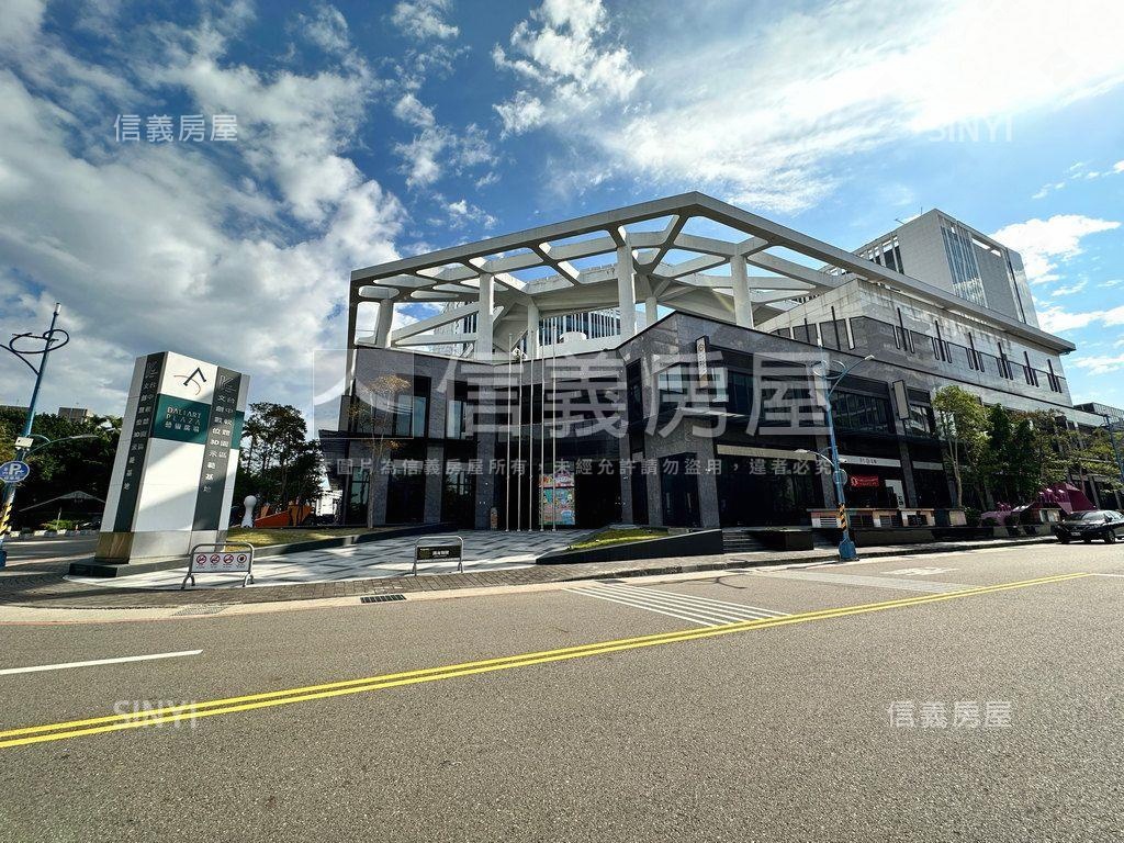 房屋極佳近公園大四房車位房屋室內格局與周邊環境