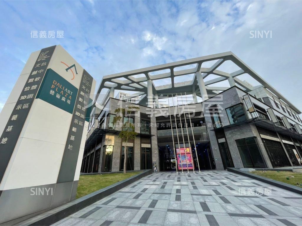 房屋極佳近公園大四房車位房屋室內格局與周邊環境