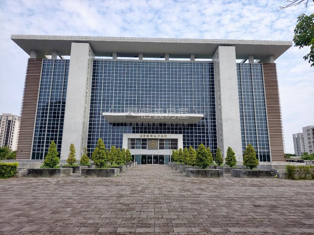 青埔捷運全新二房平車房屋室內格局與周邊環境