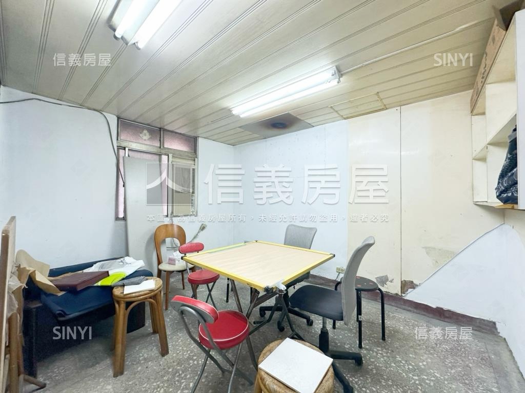 稀有公園旁活巷邊間一樓房屋室內格局與周邊環境