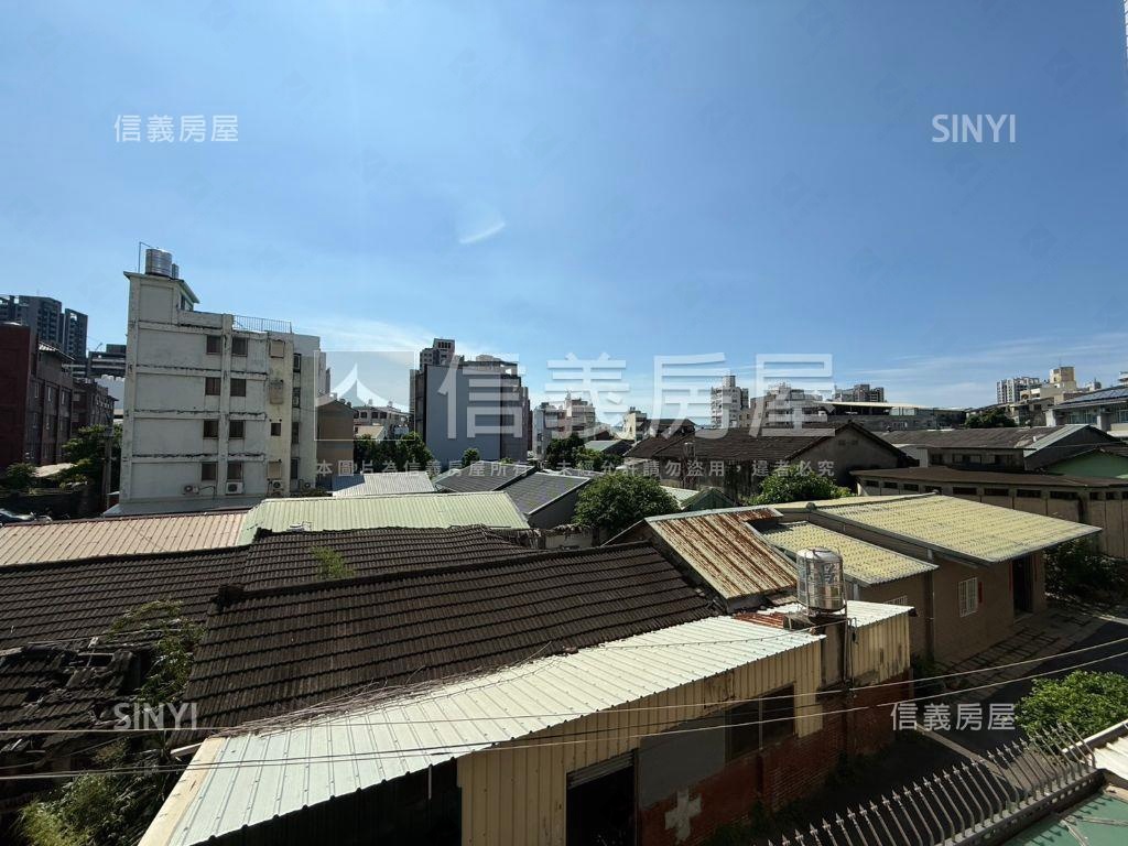 低總價精美裝潢三房附車位房屋室內格局與周邊環境