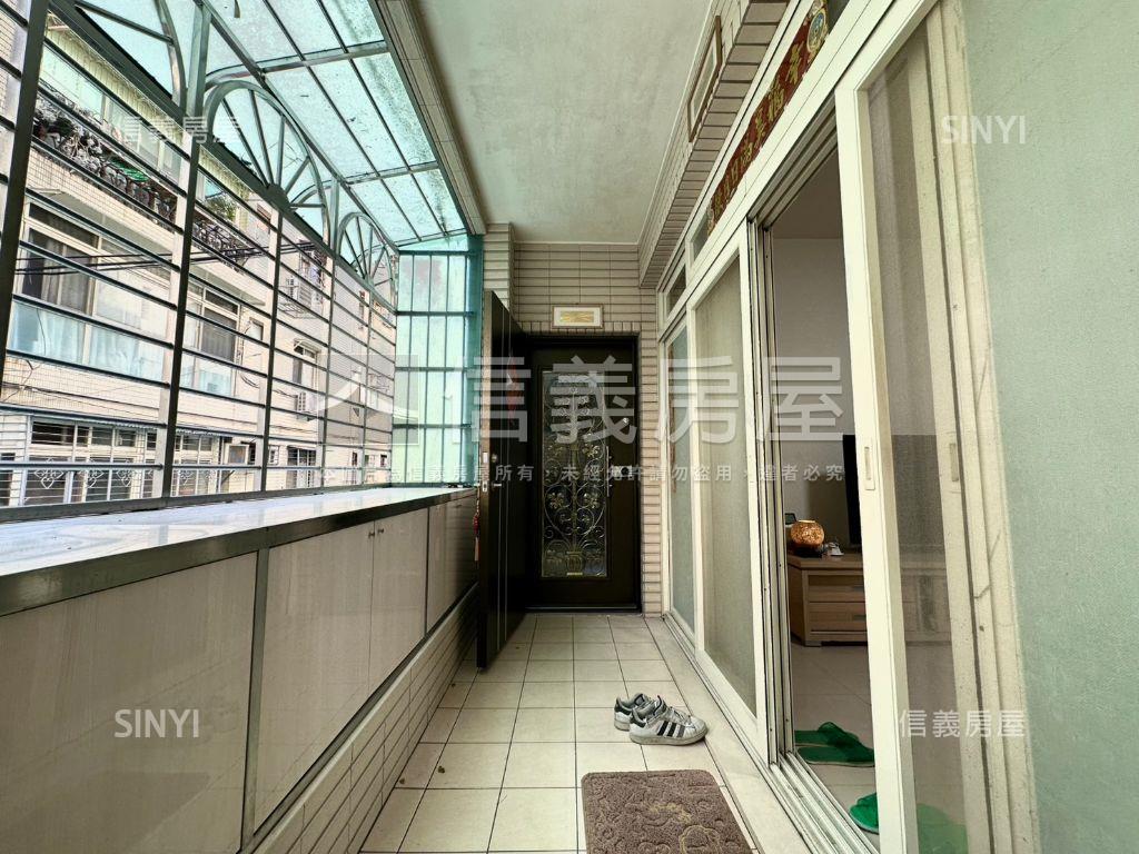 近港墘站低總價靓麗成家宅房屋室內格局與周邊環境