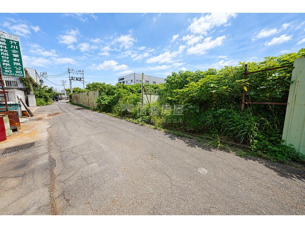頭份工業區旁１０５６甲工房屋室內格局與周邊環境