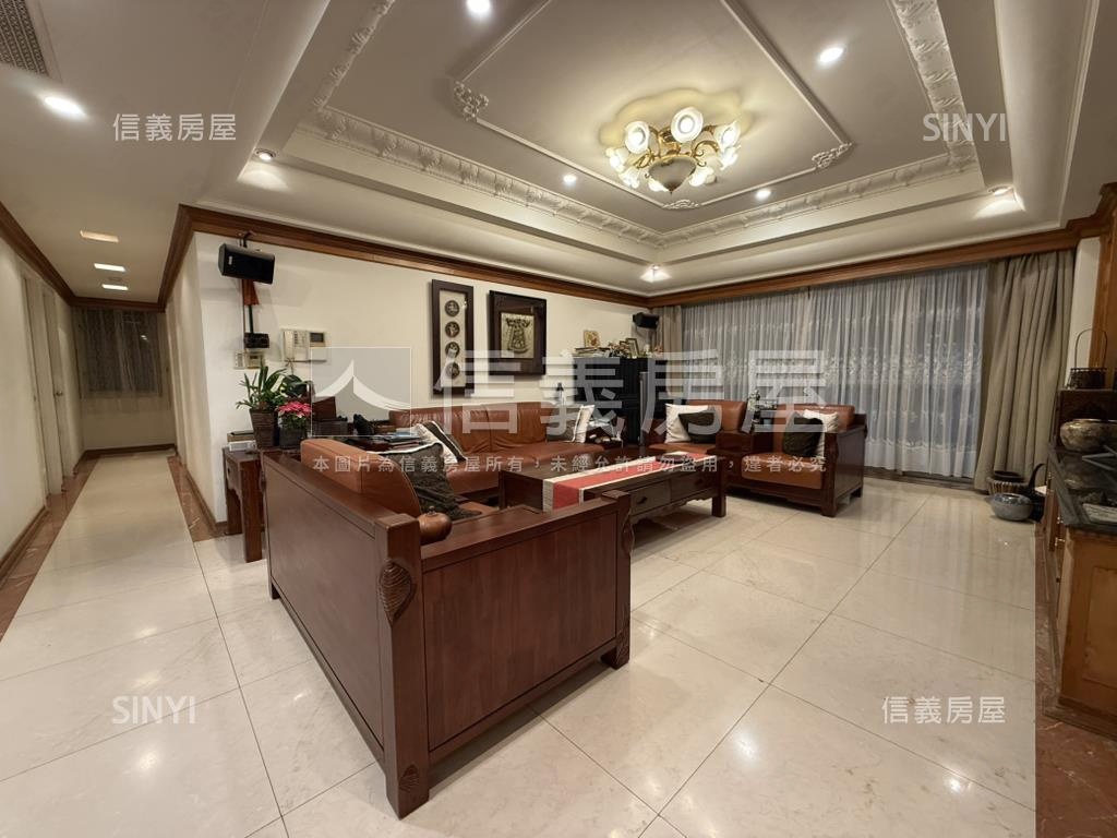 綠野山莊稀有大露臺戶房屋室內格局與周邊環境