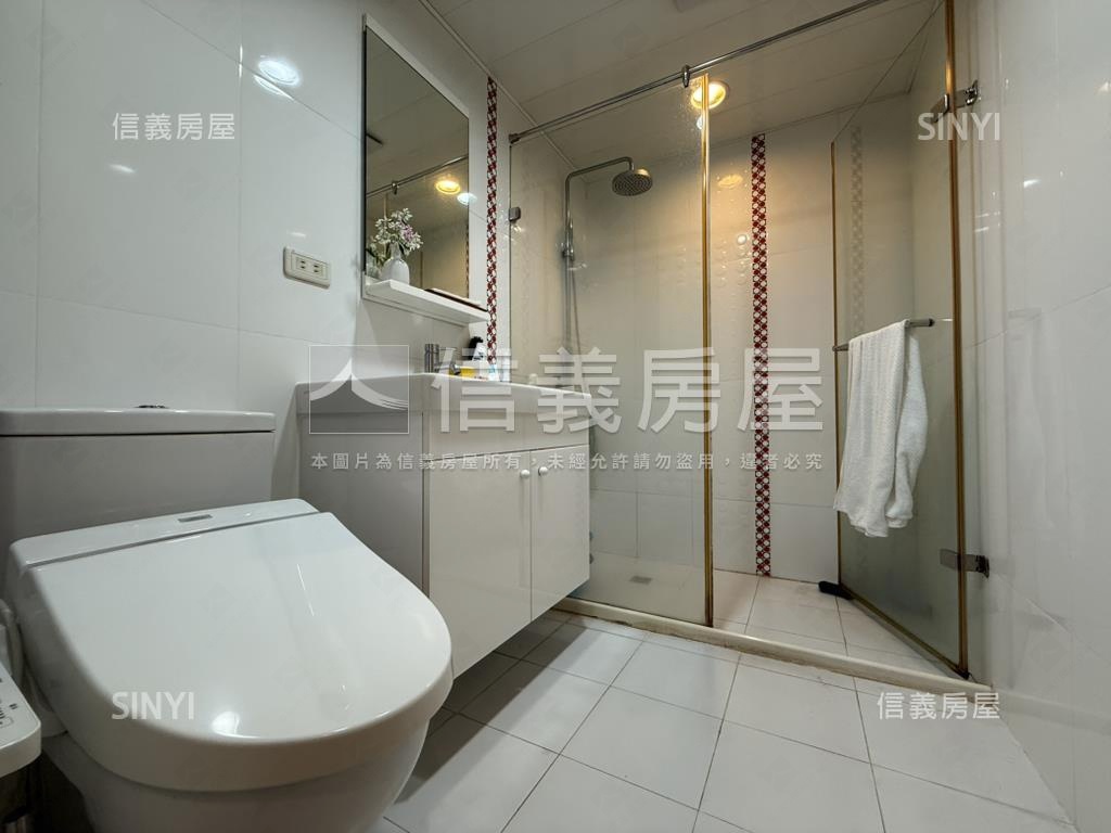 綠野山莊稀有大露臺戶房屋室內格局與周邊環境