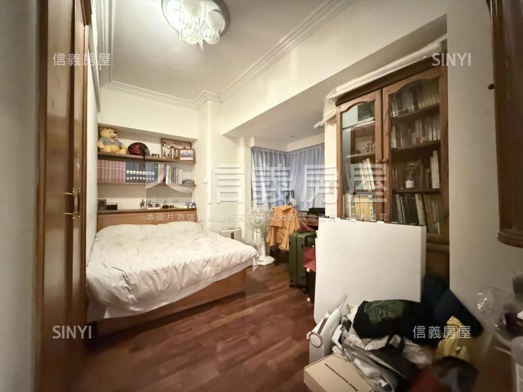 綠野山莊稀有大露臺戶房屋室內格局與周邊環境