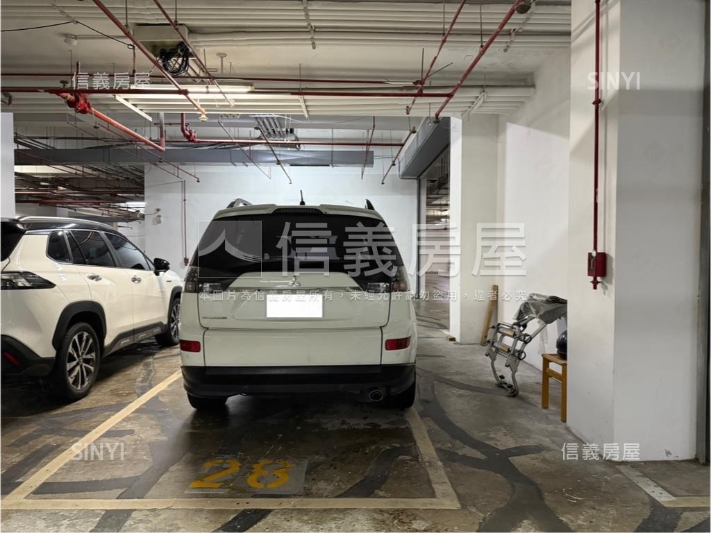 綠野山莊稀有大露臺戶房屋室內格局與周邊環境