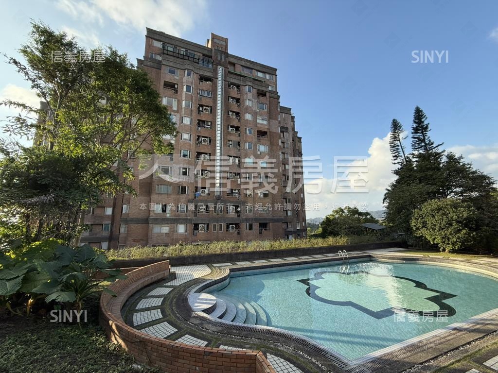 綠野山莊稀有大露臺戶房屋室內格局與周邊環境