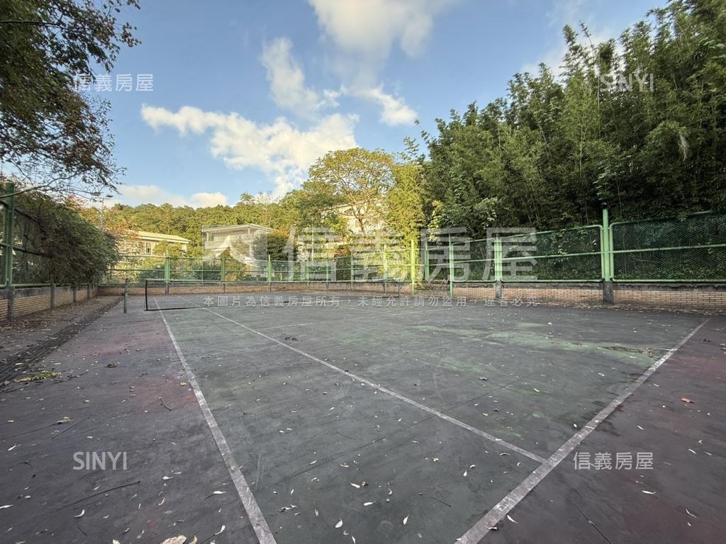 綠野山莊稀有大露臺戶房屋室內格局與周邊環境