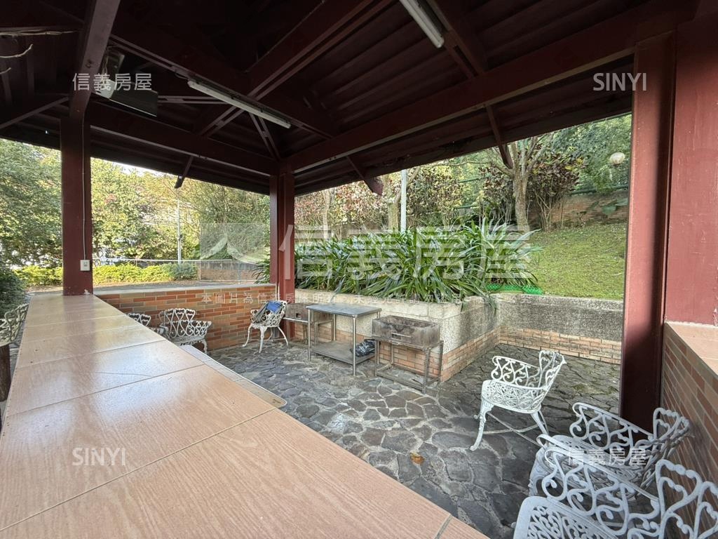 綠野山莊稀有大露臺戶房屋室內格局與周邊環境