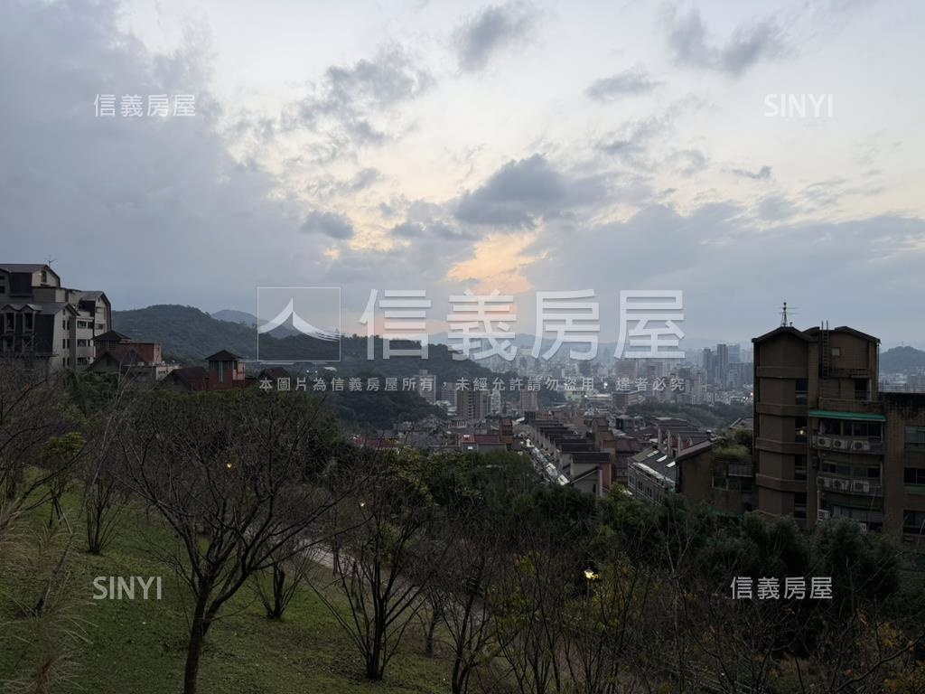 綠野山莊稀有大露臺戶房屋室內格局與周邊環境