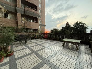 綠野山莊稀有大露臺戶