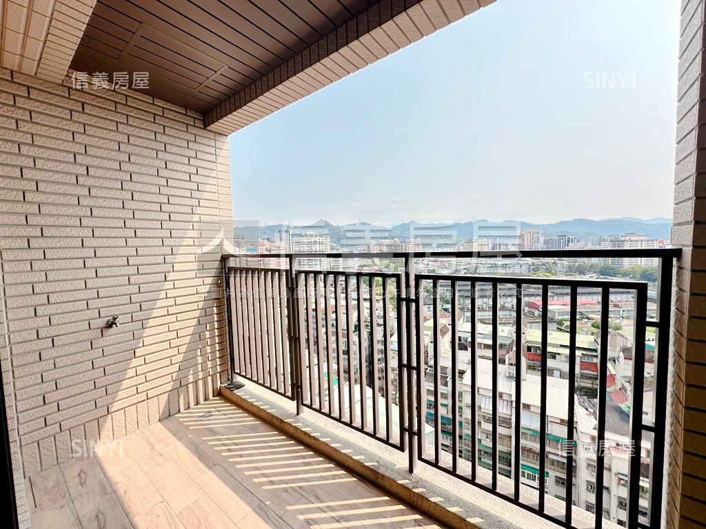 高樓景觀安和苑３房附車位房屋室內格局與周邊環境