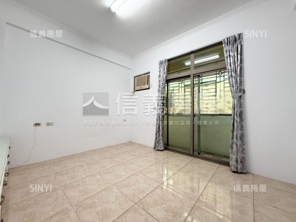 仁武成家首選車庫美透房屋室內格局與周邊環境