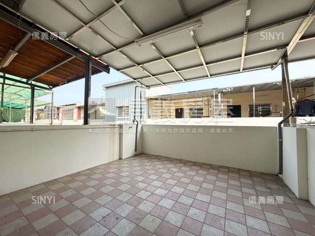 仁武成家首選車庫美透房屋室內格局與周邊環境