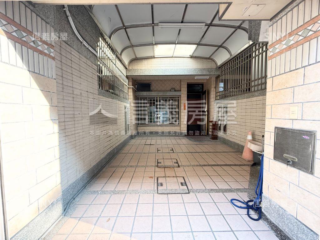 仁武成家首選車庫美透房屋室內格局與周邊環境