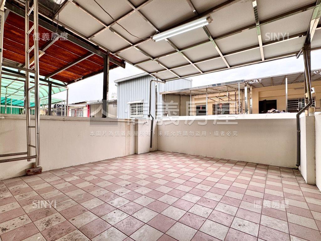 仁武成家首選車庫美透房屋室內格局與周邊環境