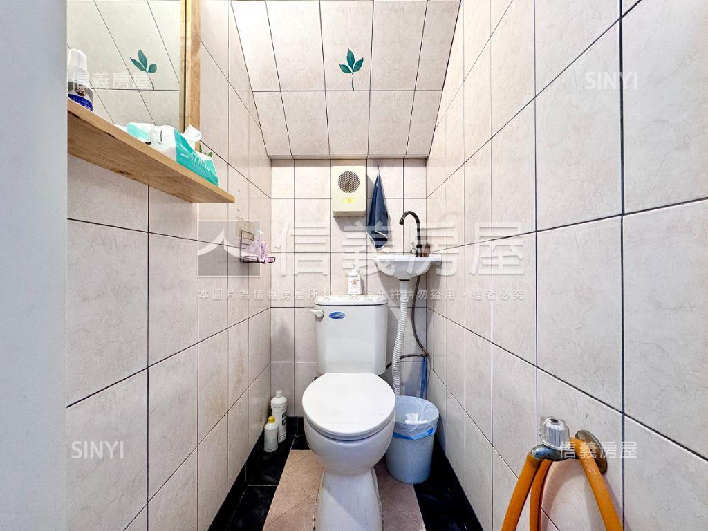 仁武成家首選車庫美透房屋室內格局與周邊環境