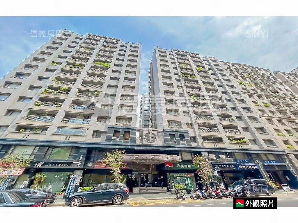 來看！順天首席。兩房平車房屋室內格局與周邊環境